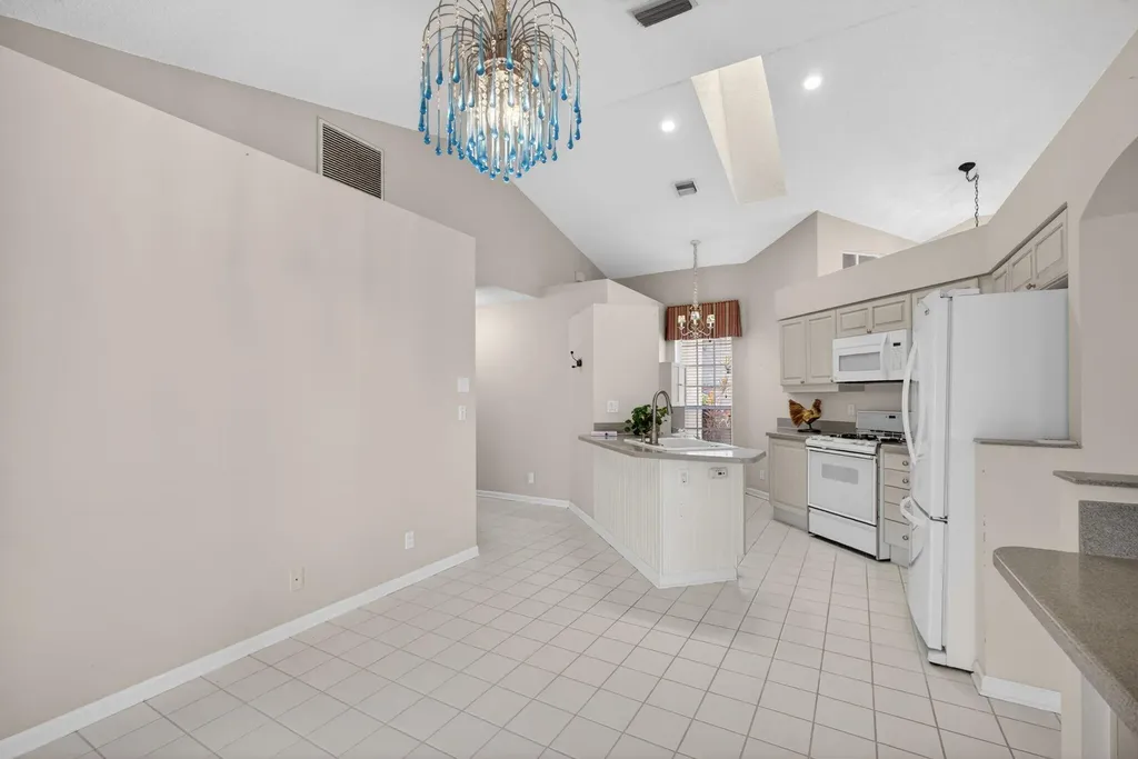 48 Via Del Corso Palm Beach Gardens FL 33418