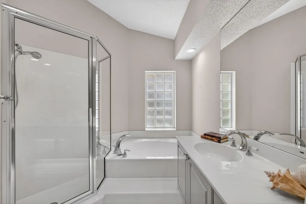 48 Via Del Corso Palm Beach Gardens FL 33418