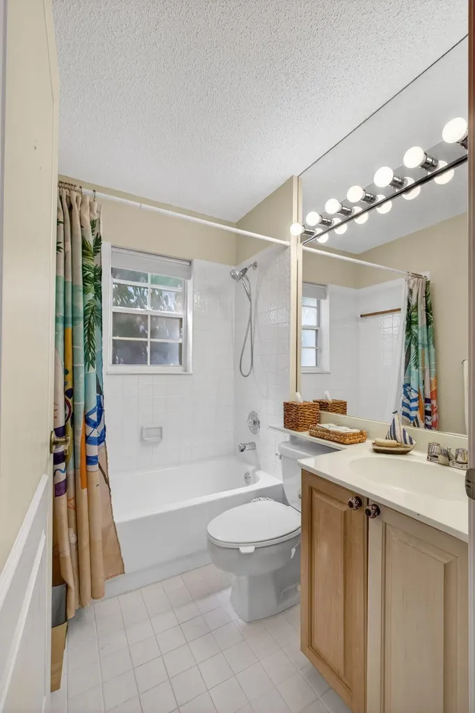 48 Via Del Corso Palm Beach Gardens FL 33418