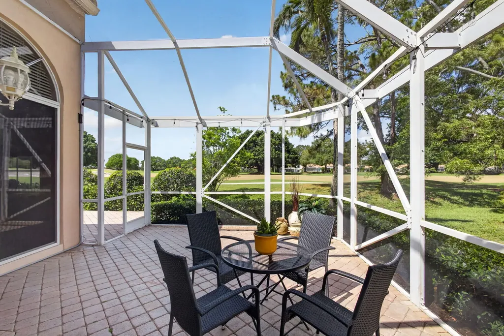 48 Via Del Corso Palm Beach Gardens FL 33418