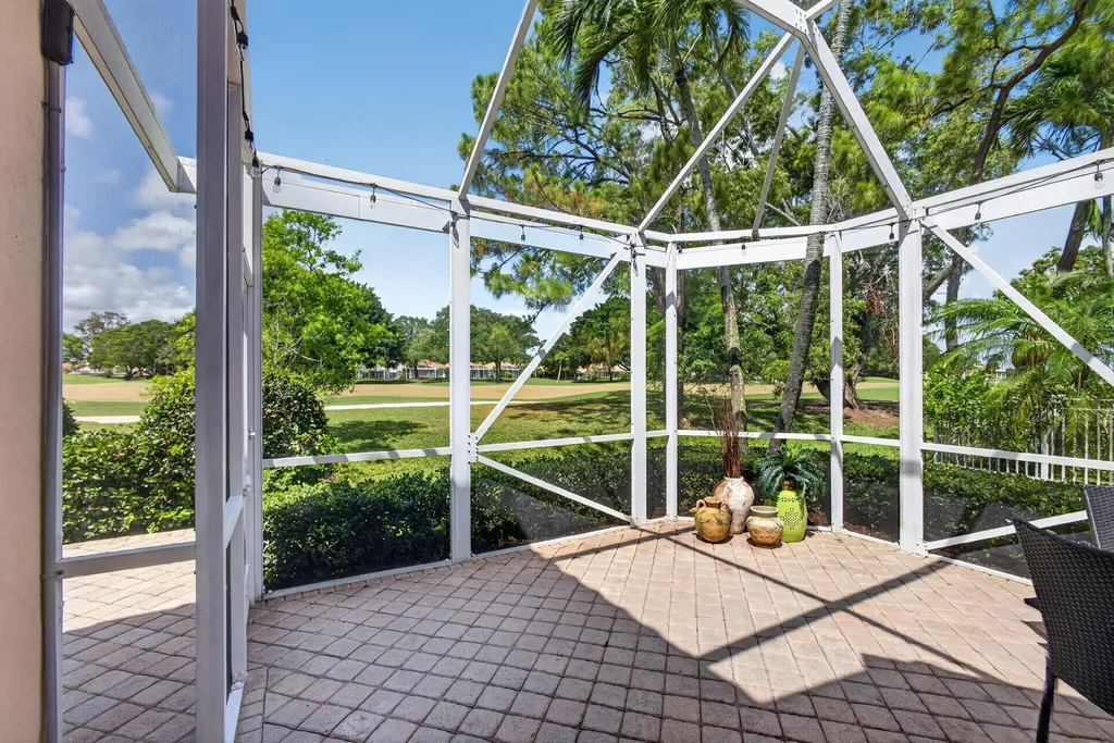 48 Via Del Corso Palm Beach Gardens FL 33418