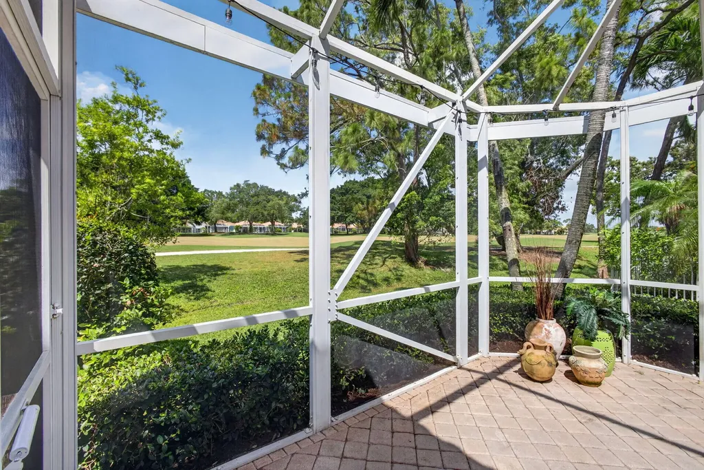 48 Via Del Corso Palm Beach Gardens FL 33418