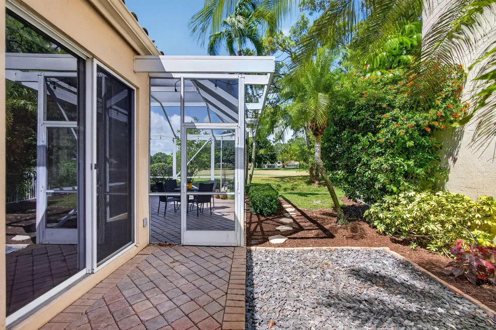 48 Via Del Corso Palm Beach Gardens FL 33418