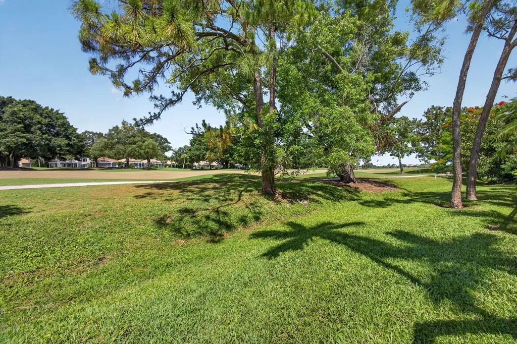 48 Via Del Corso Palm Beach Gardens FL 33418