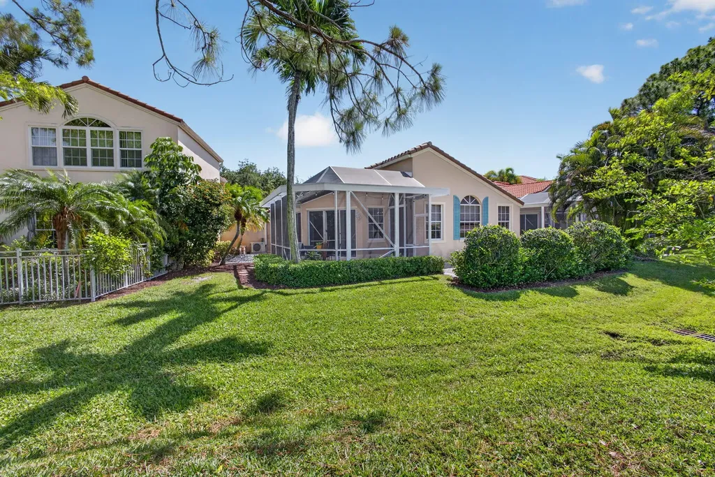 48 Via Del Corso Palm Beach Gardens FL 33418