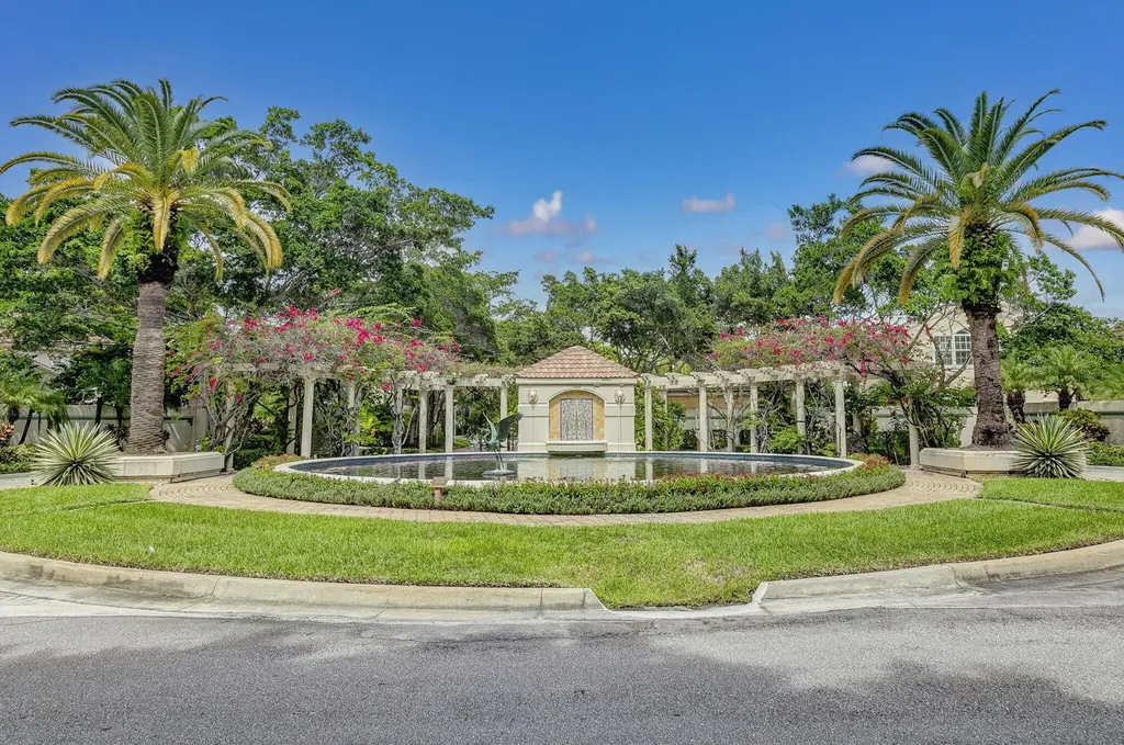 48 Via Del Corso Palm Beach Gardens FL 33418