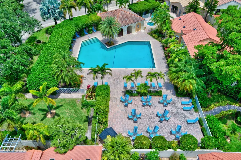 48 Via Del Corso Palm Beach Gardens FL 33418