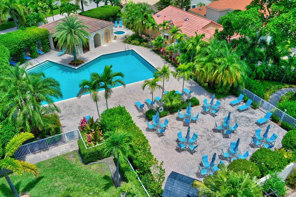 48 Via Del Corso Palm Beach Gardens FL 33418