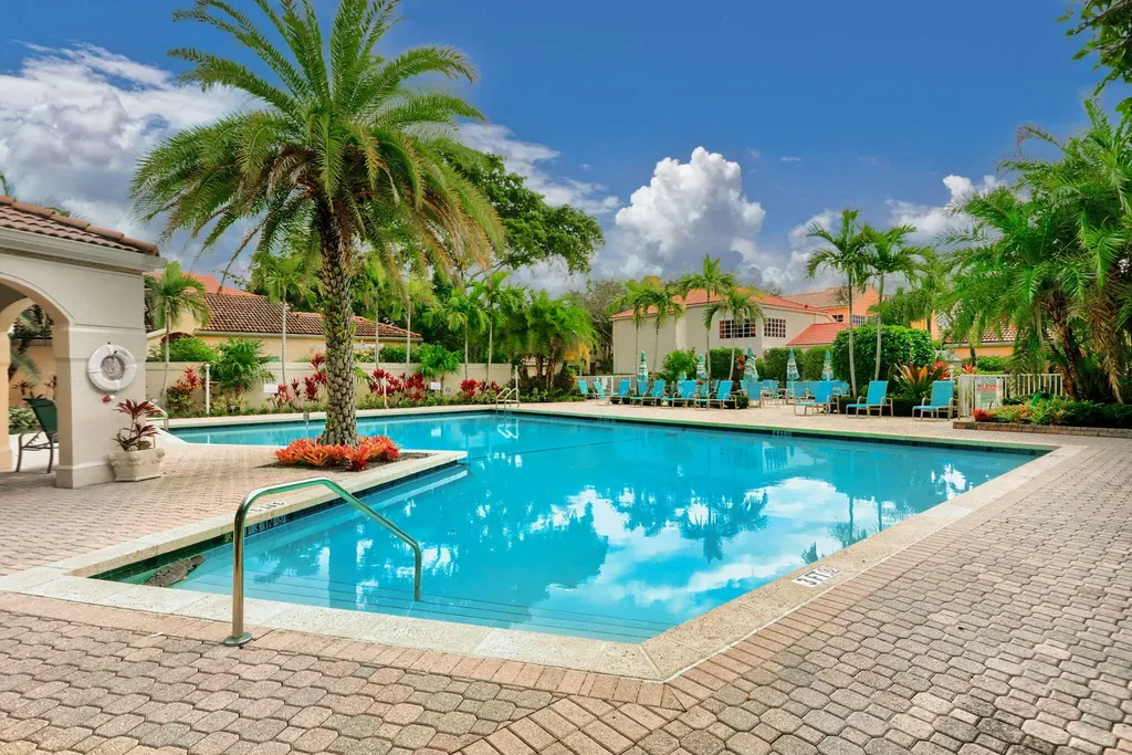 48 Via Del Corso Palm Beach Gardens FL 33418