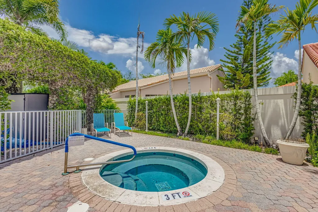 48 Via Del Corso Palm Beach Gardens FL 33418