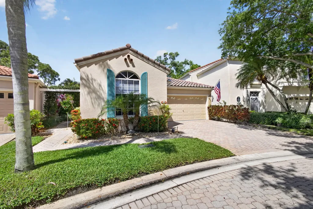 48 Via Del Corso Palm Beach Gardens FL 33418