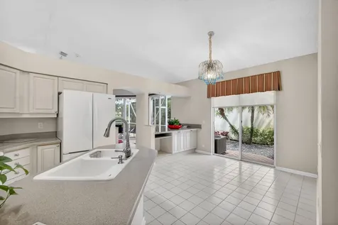 48 Via Del Corso Palm Beach Gardens FL 33418