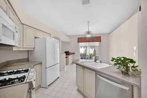 48 Via Del Corso Palm Beach Gardens FL 33418