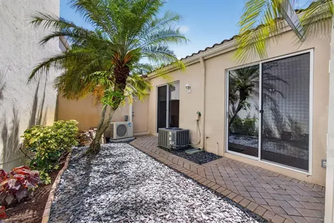 48 Via Del Corso Palm Beach Gardens FL 33418
