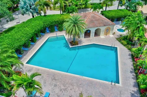 48 Via Del Corso Palm Beach Gardens FL 33418