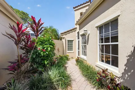 48 Via Del Corso Palm Beach Gardens FL 33418