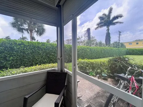 240 W Horizons Boynton Beach FL 33435