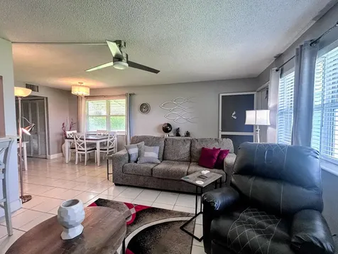 240 W Horizons Boynton Beach FL 33435