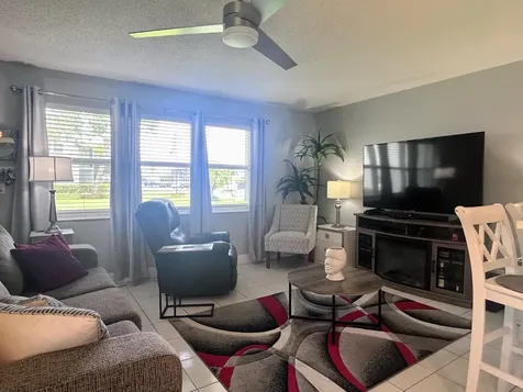 240 W Horizons Boynton Beach FL 33435