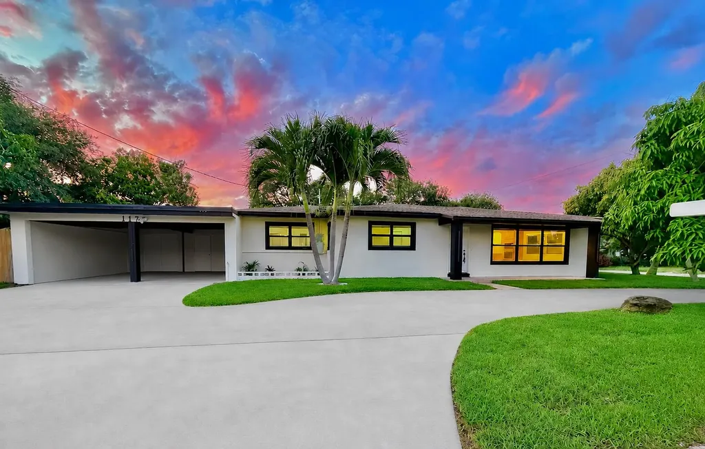 117 SE 22nd Avenue Boynton Beach FL 33435