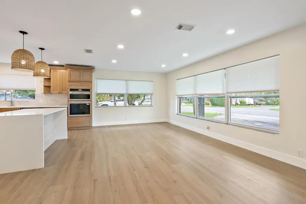 117 SE 22nd Avenue Boynton Beach FL 33435