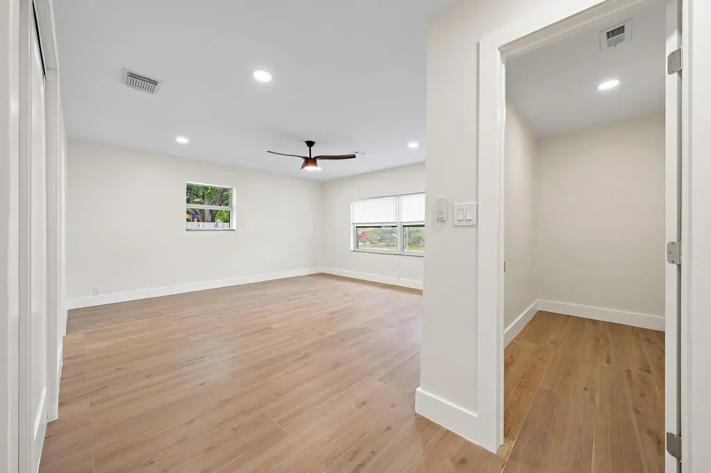 117 SE 22nd Avenue Boynton Beach FL 33435