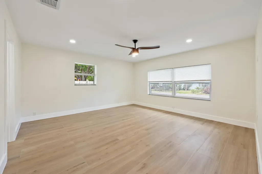 117 SE 22nd Avenue Boynton Beach FL 33435