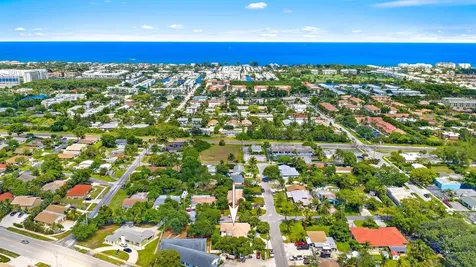 117 SE 22nd Avenue Boynton Beach FL 33435