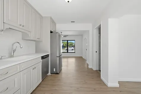 5224 NE 2nd Terrace Oakland Park FL 33334