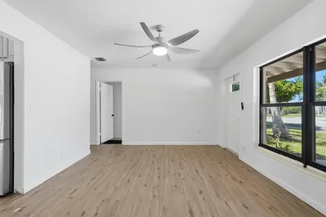 5224 NE 2nd Terrace Oakland Park FL 33334
