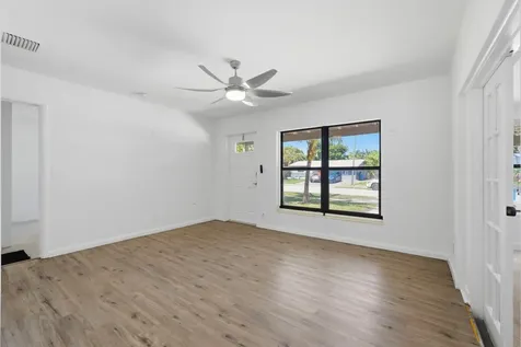 5224 NE 2nd Terrace Oakland Park FL 33334