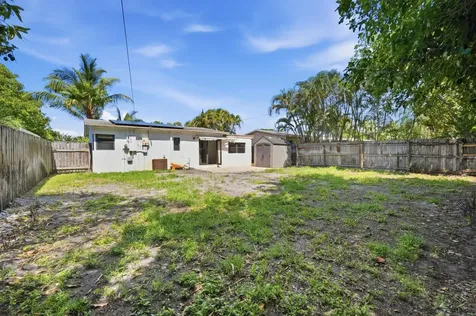5224 NE 2nd Terrace Oakland Park FL 33334