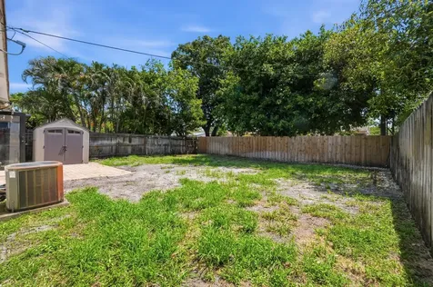 5224 NE 2nd Terrace Oakland Park FL 33334