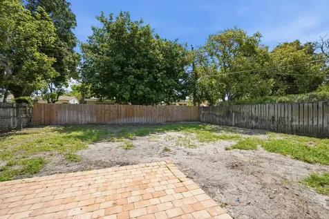5224 NE 2nd Terrace Oakland Park FL 33334