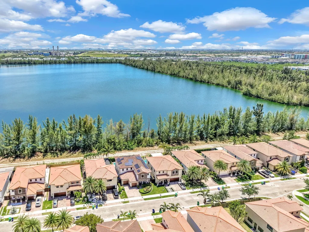 9860 NW 86th Terrace Doral FL 33178