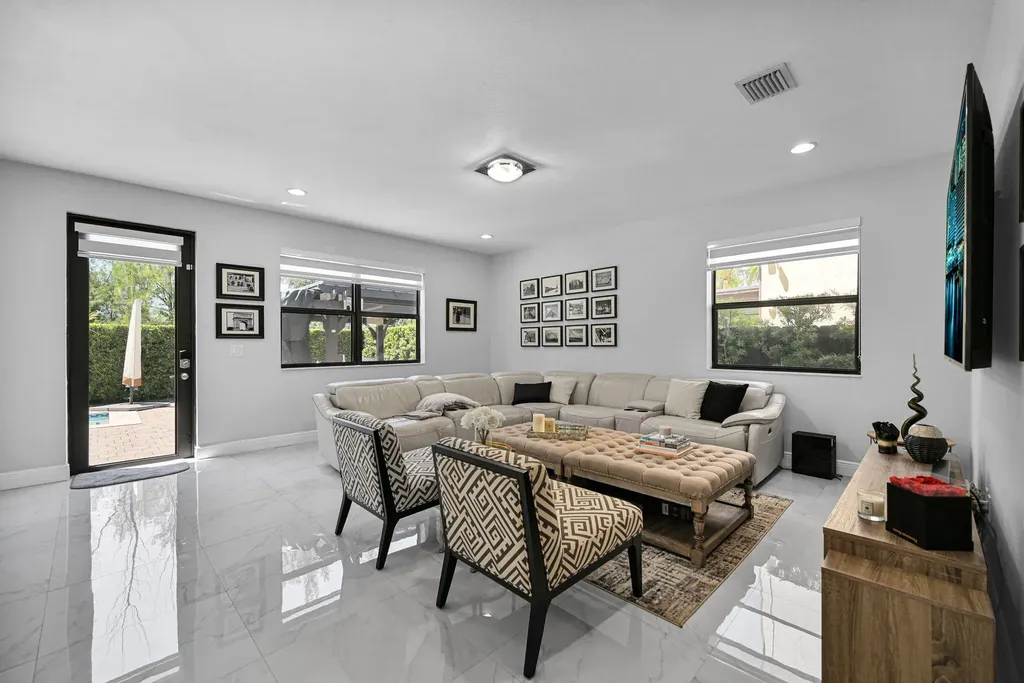 9860 NW 86th Terrace Doral FL 33178