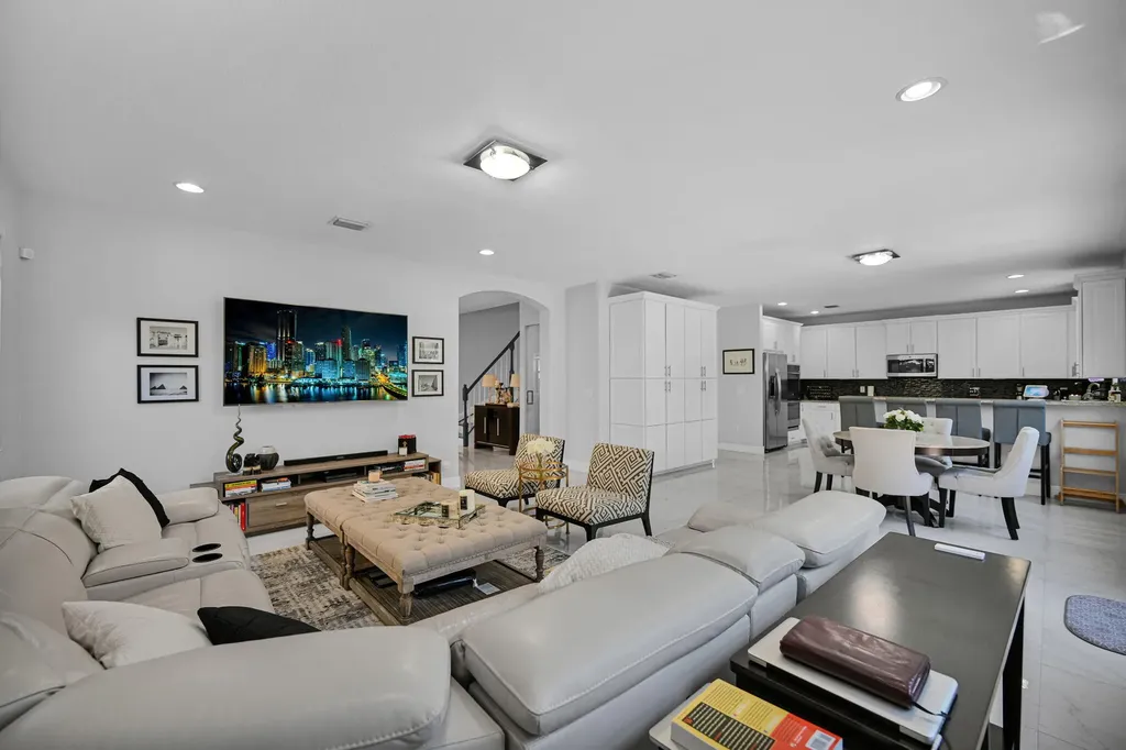 9860 NW 86th Terrace Doral FL 33178