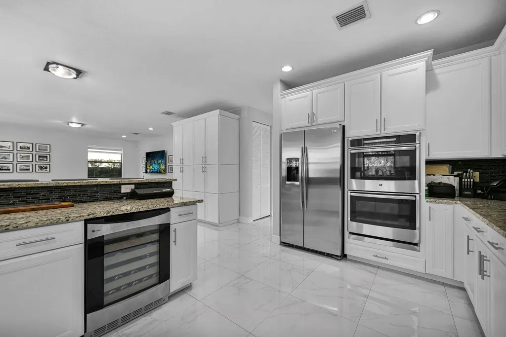 9860 NW 86th Terrace Doral FL 33178