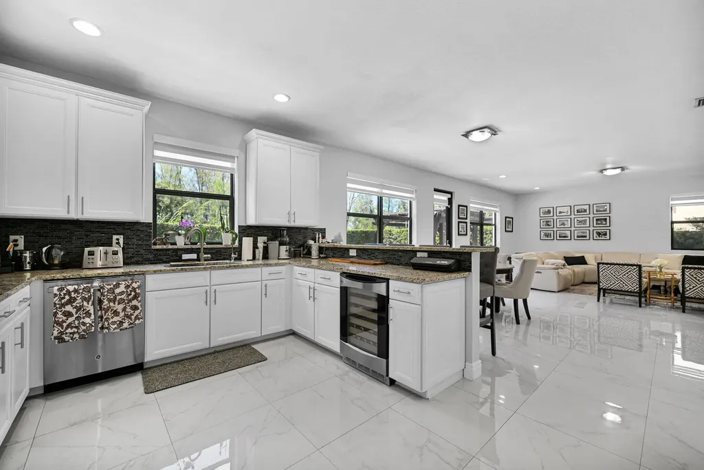 9860 NW 86th Terrace Doral FL 33178