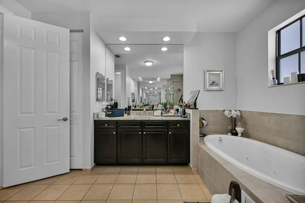 9860 NW 86th Terrace Doral FL 33178
