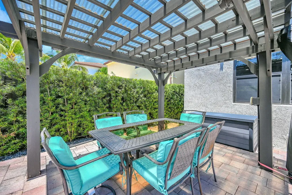 9860 NW 86th Terrace Doral FL 33178
