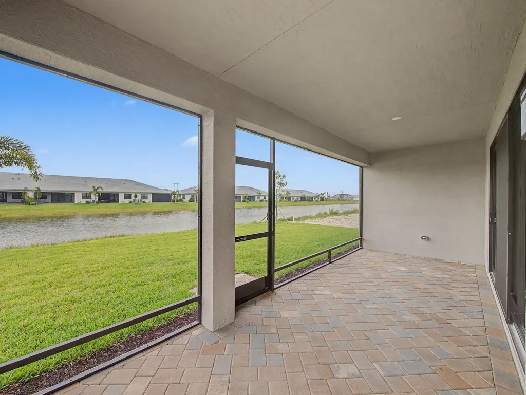 12516 SW Compass Point Drive Port St Lucie FL 34987