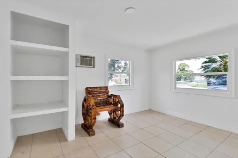 775 SW 4th Place Place SW Vero Beach FL 32962