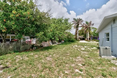 775 SW 4th Place Place SW Vero Beach FL 32962