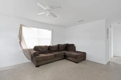 775 SW 4th Place Place SW Vero Beach FL 32962