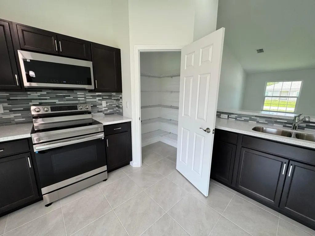 532 SW Buswell Avenue Port St Lucie FL 34983