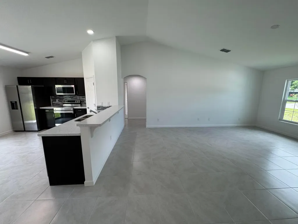 532 SW Buswell Avenue Port St Lucie FL 34983