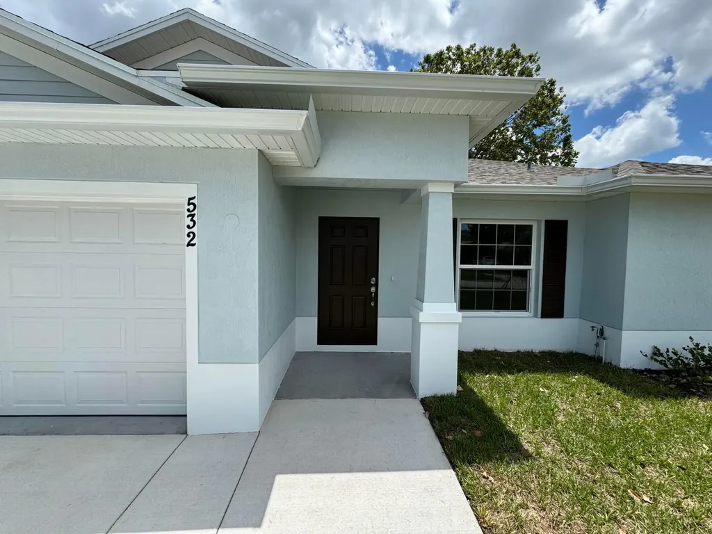 532 SW Buswell Avenue Port St Lucie FL 34983