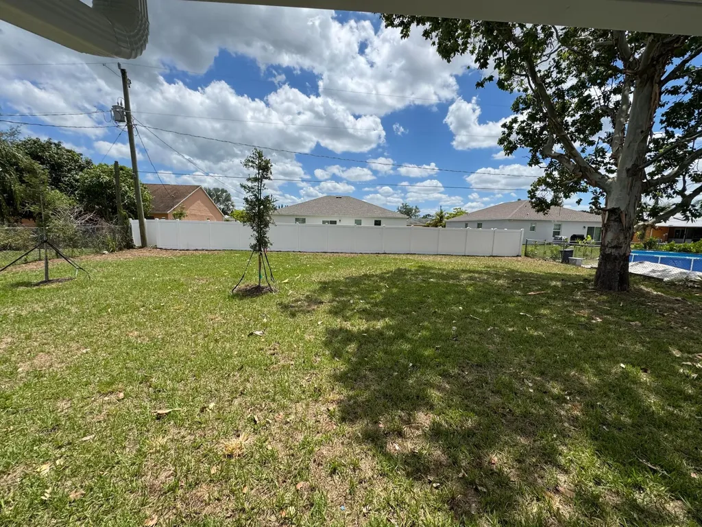 532 SW Buswell Avenue Port St Lucie FL 34983