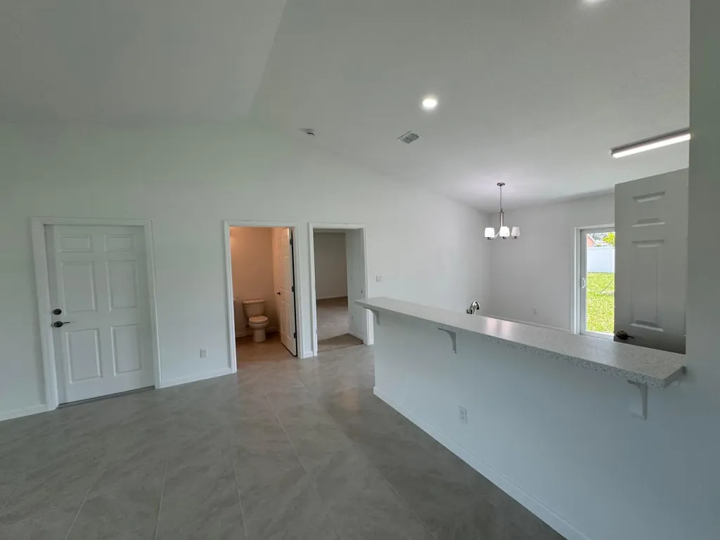 532 SW Buswell Avenue Port St Lucie FL 34983